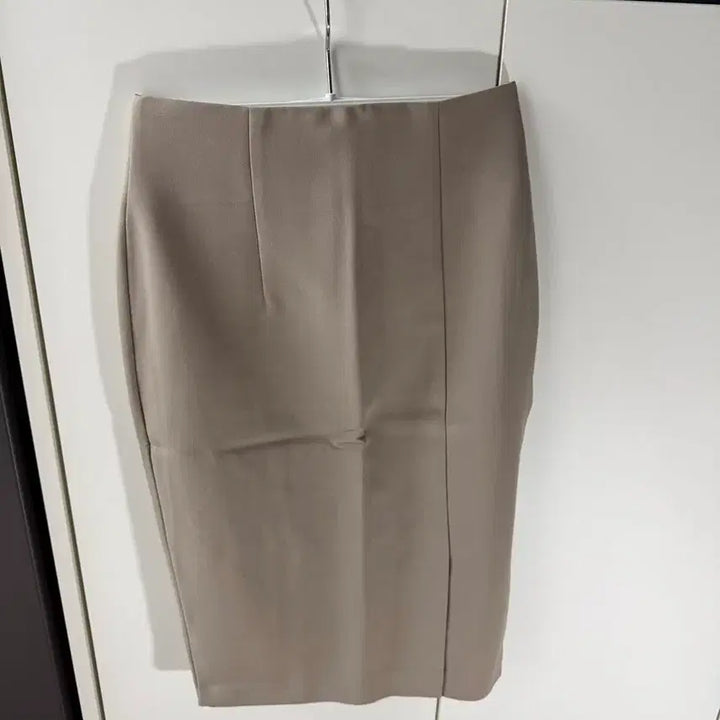 [BUNJANG] Reine Beige Long Skirt / 렌느 회베이지 스커트 새제품