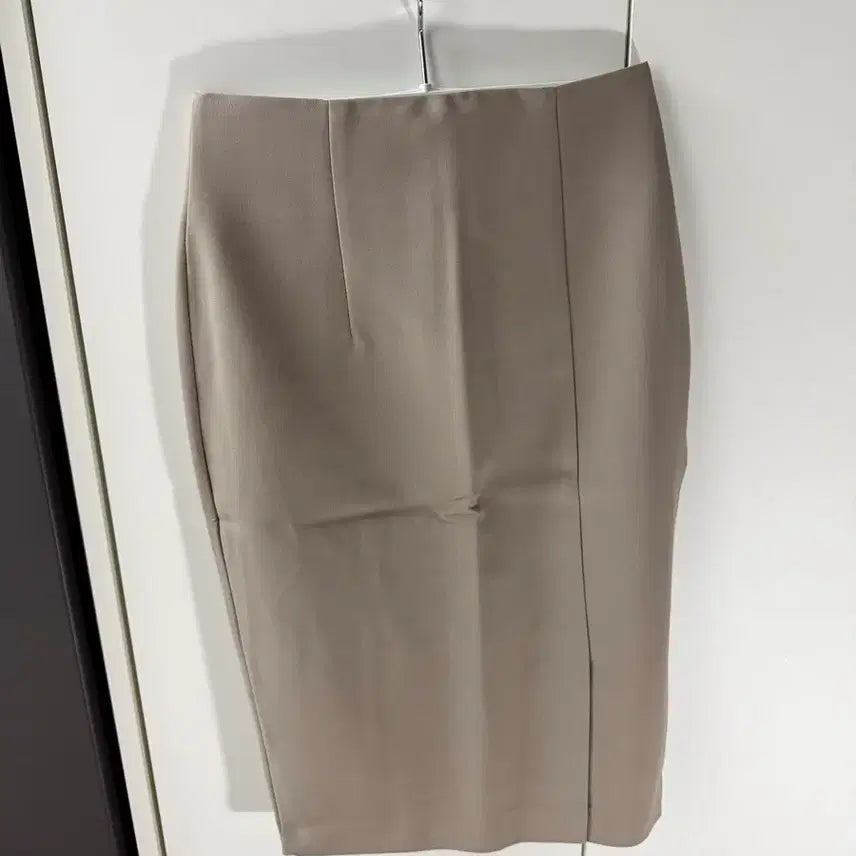 [BUNJANG] Reine Beige Long Skirt / 렌느 회베이지 스커트 새제품