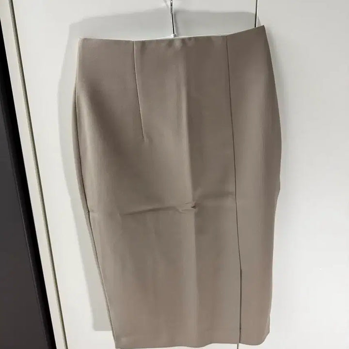 [BUNJANG] Reine Beige Long Skirt / 렌느 회베이지 스커트 새제품