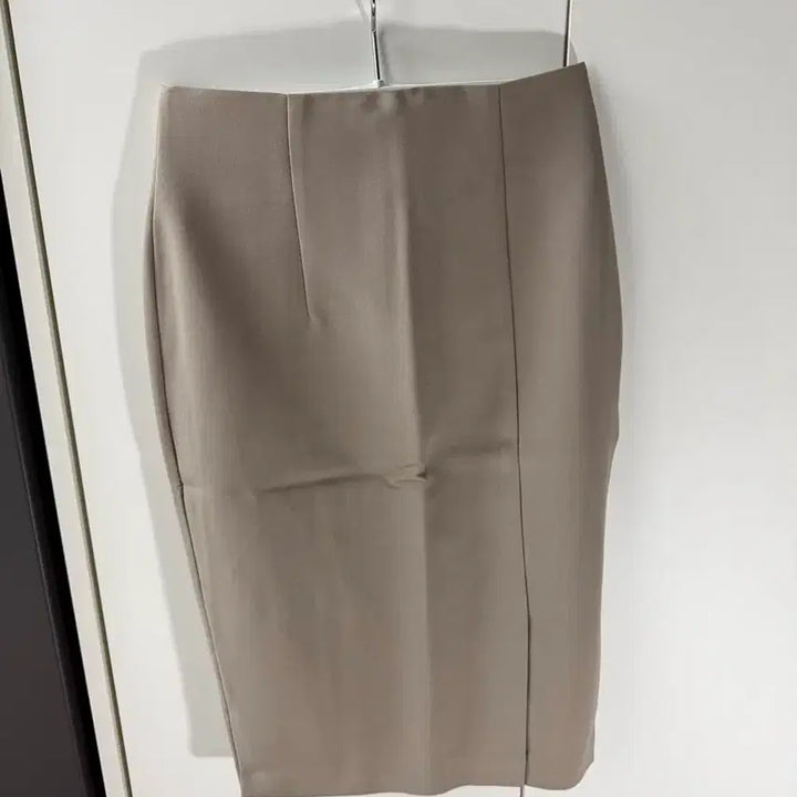 [BUNJANG] Reine Beige Long Skirt / 렌느 회베이지 스커트 새제품