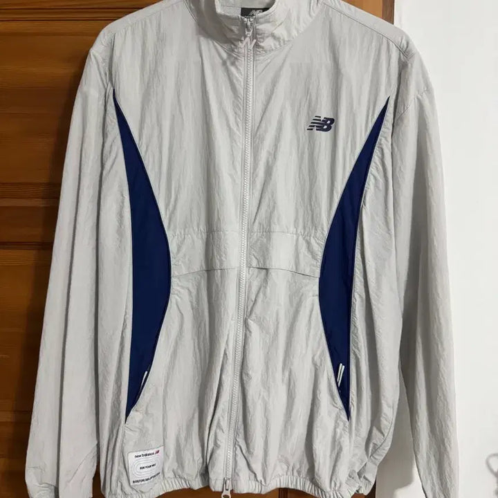[BUNJANG] New Balance UNI Runners Lightweight Windbreaker XL (105) Grey/Navy / 뉴발란스 UNI 러너스 경량 바람막이 XL(105) 그레이/네이비