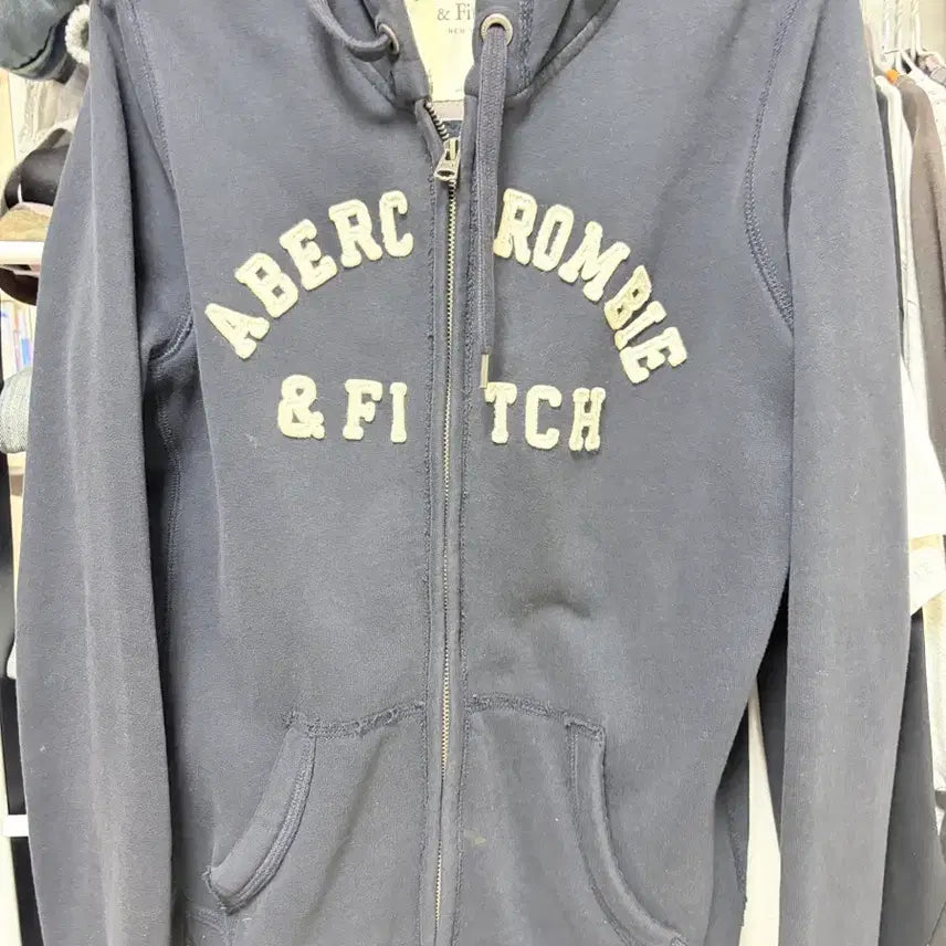 [BUNJANG] Abercrombie &amp; Fitch Navy Hoodie Zip-Up / 아베크롬비 네이비 후드집업