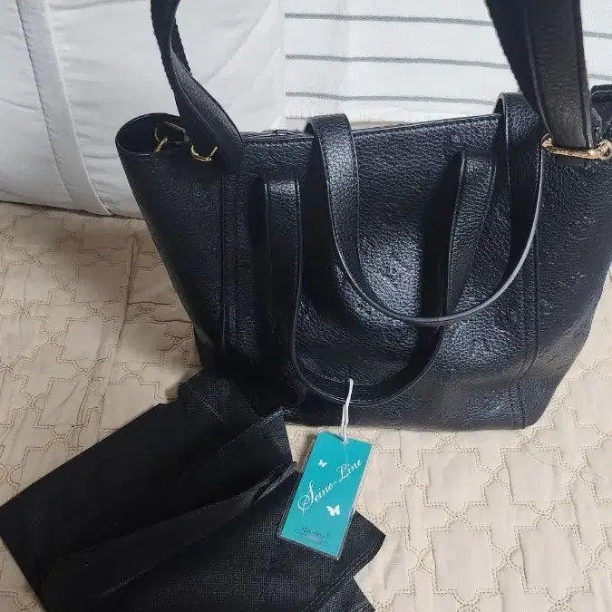[BUNJANG] Black Leather Crossbody Shoulder Bag / 블랙 가죽 크로스.숄더백 포장가방