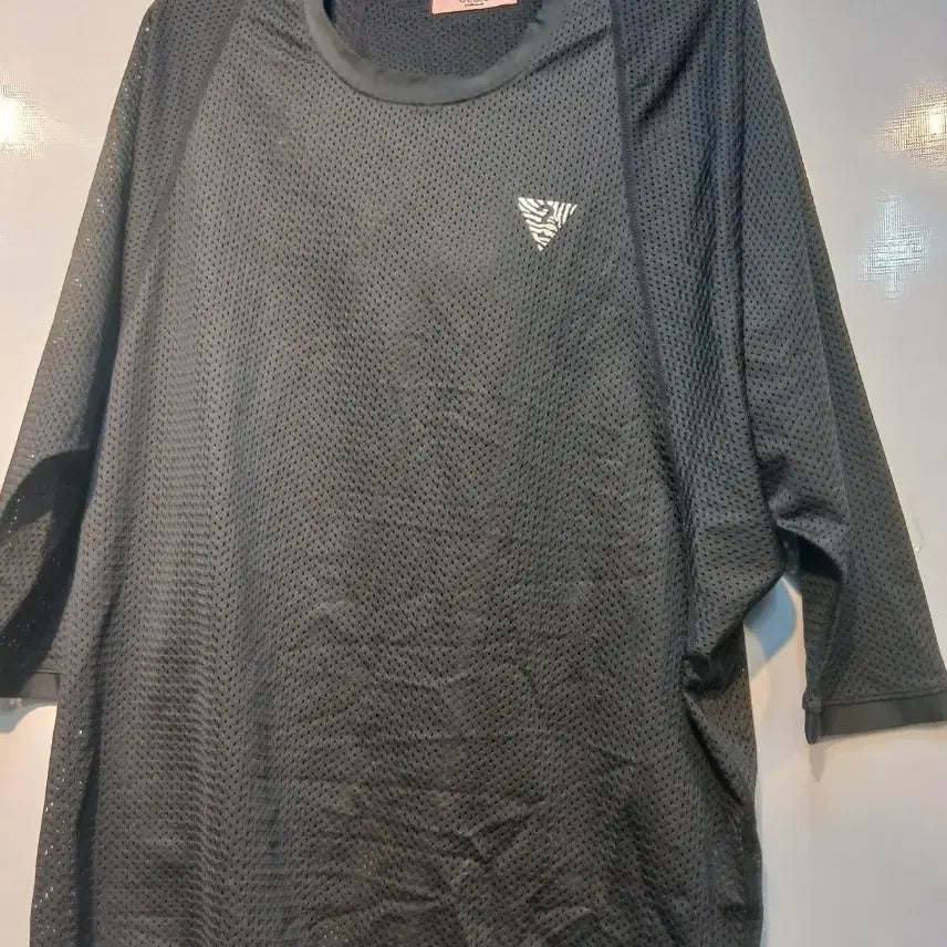 [BUNJANG] Guess Black Mesh Short Sleeve T-Shirt / 게스 검정색 메쉬 반팔티