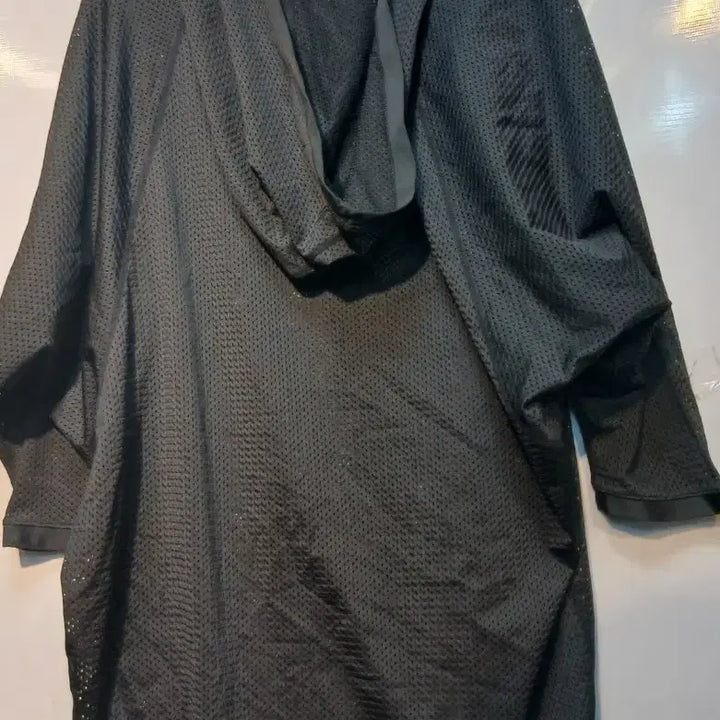 [BUNJANG] Guess Black Mesh Short Sleeve T-Shirt / 게스 검정색 메쉬 반팔티