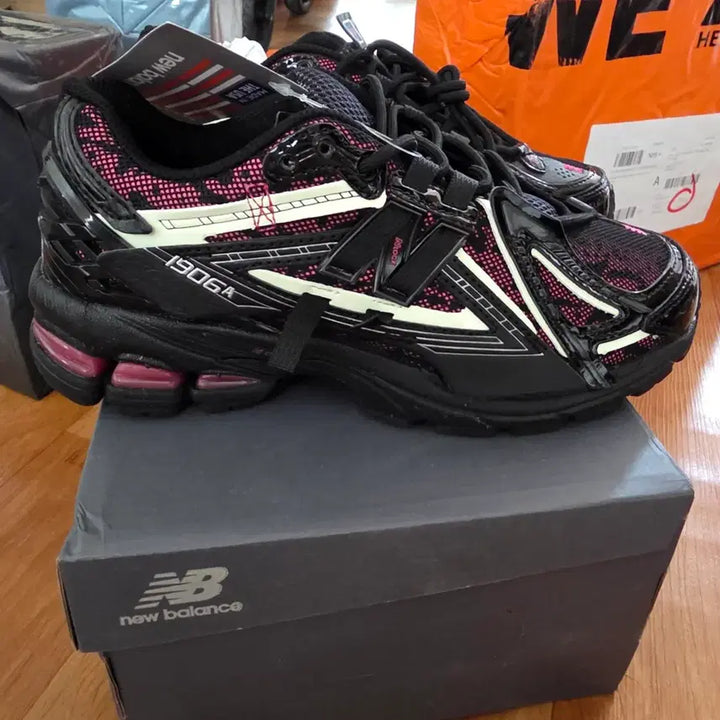 [BUNJANG] New Balance Dragon Sneakers / 뉴발란스 드래곤 245
