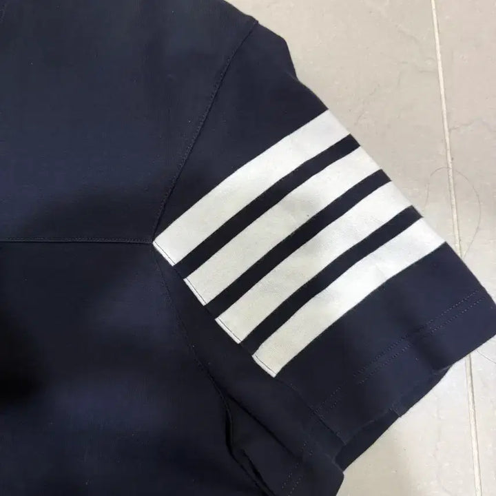 [BUNJANG] Thom Browne Striped Armband Short Sleeve T-Shirt Navy Size 3 / [당일출고,3사이즈] 톰브라운 사선완장 반팔