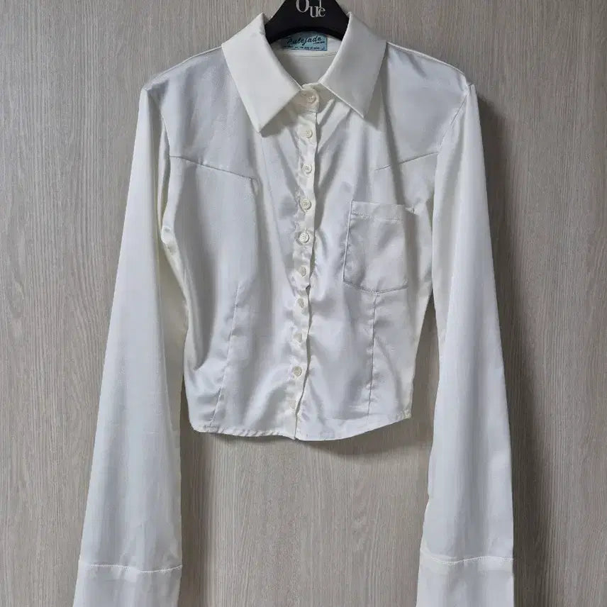 [BUNJANG] Faye Jade Satin Dress Shirt (White) / 페일제이드 새틴 드레스 셔츠(화이트)