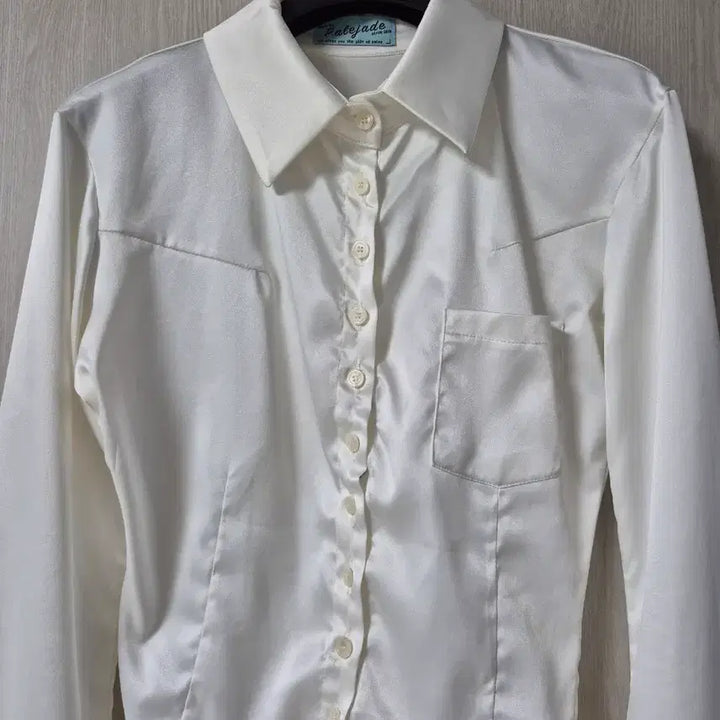 [BUNJANG] Faye Jade Satin Dress Shirt (White) / 페일제이드 새틴 드레스 셔츠(화이트)