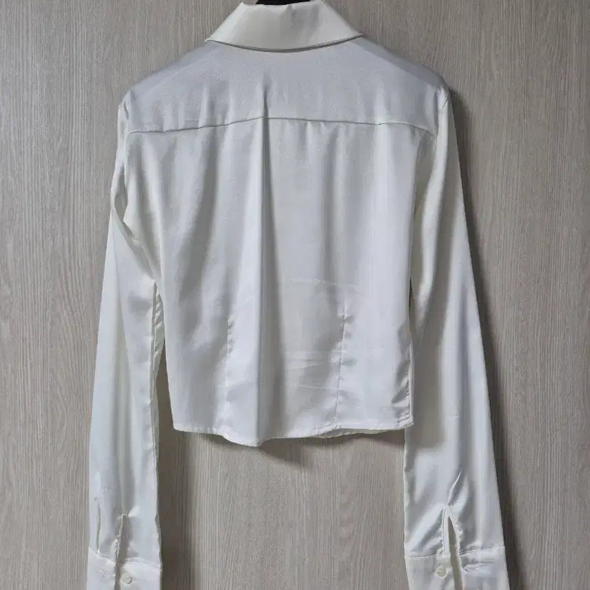 [BUNJANG] Faye Jade Satin Dress Shirt (White) / 페일제이드 새틴 드레스 셔츠(화이트)