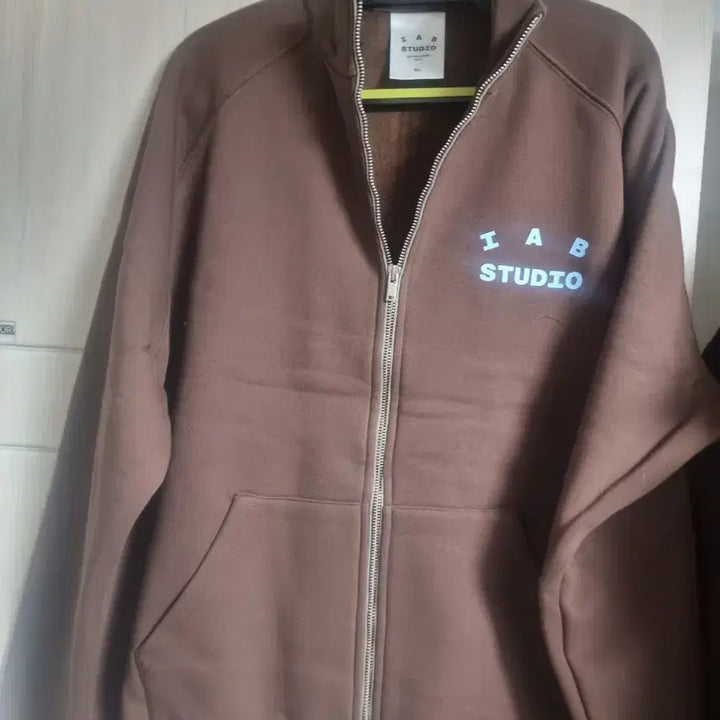 [BUNJANG] Aiab Zip-Up Beige / 새상품)  아이앱 짚업  베이지  팜니다