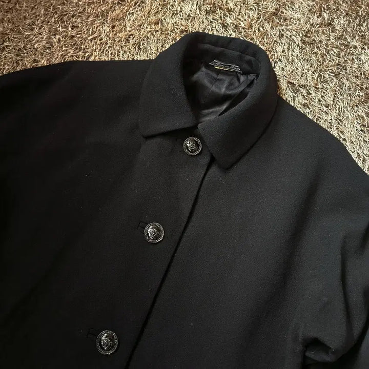 [BUNJANG] Gianni Versace Medusa Button Minimal Single Short Jacket / 지아니 베르사체 메두사 버튼 미니멀 싱글 숏 자켓