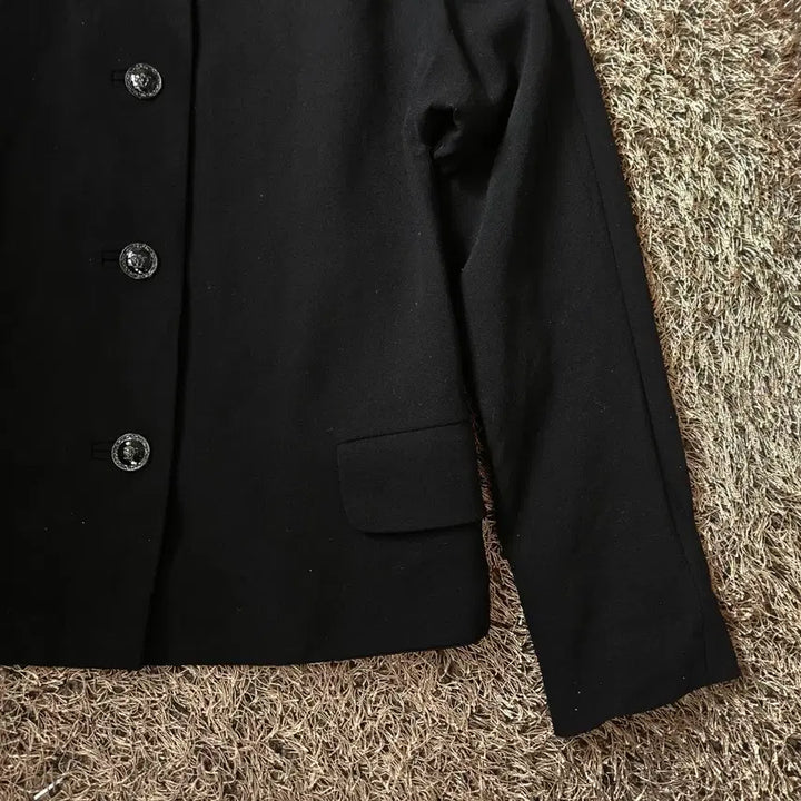 [BUNJANG] Gianni Versace Medusa Button Minimal Single Short Jacket / 지아니 베르사체 메두사 버튼 미니멀 싱글 숏 자켓