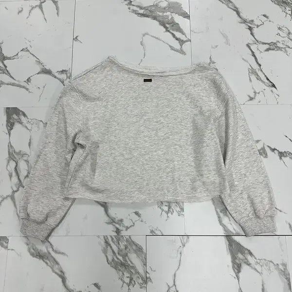 [BUNJANG] Avie Mua Off-Shoulder Sweatshirt / 아비에무아 오프숄더 맨투맨
