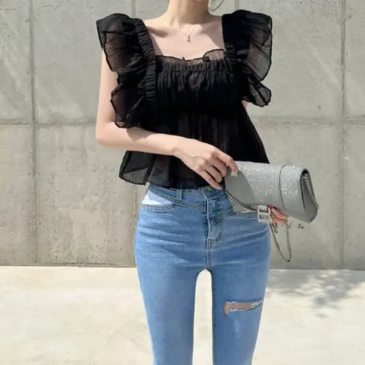 [BUNJANG] Black Smocked Sleeveless Blouse / 스모크 나시 블라우스 블랙
