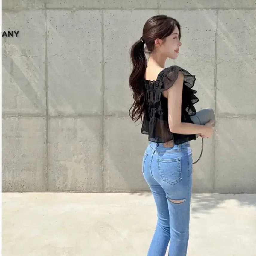 [BUNJANG] Black Smocked Sleeveless Blouse / 스모크 나시 블라우스 블랙