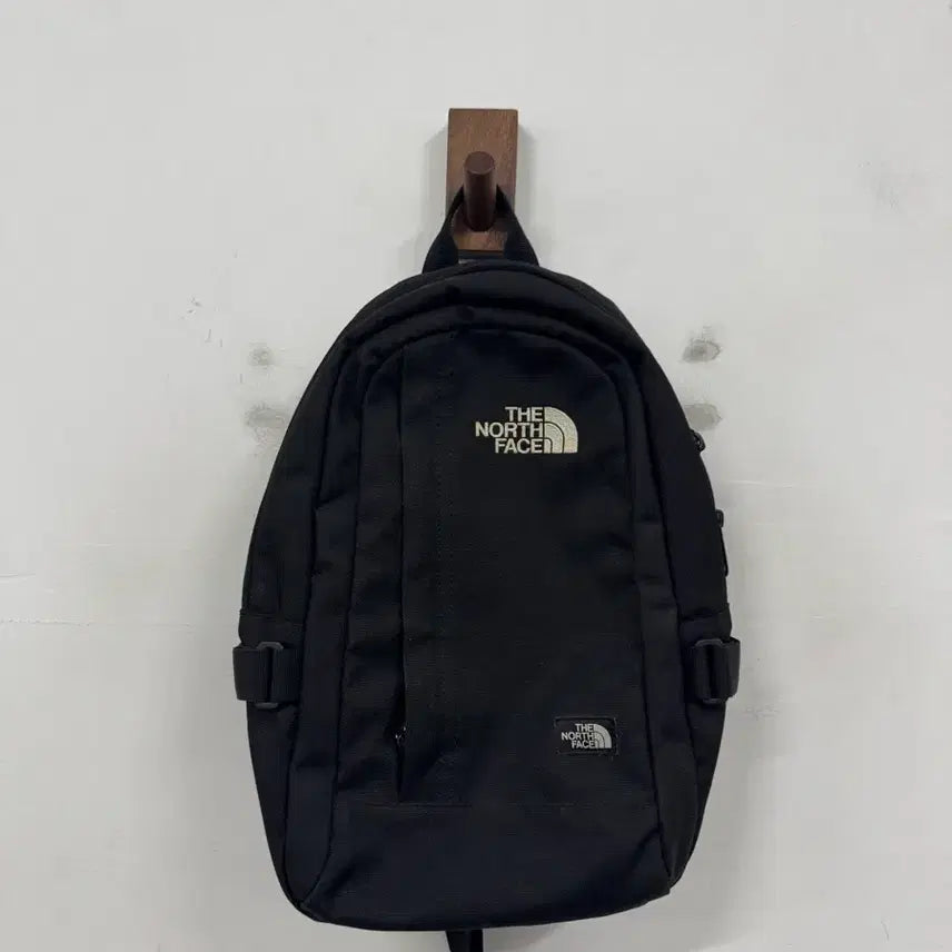 [BUNJANG] The North Face Sling Bag / 노스페이스 슬링백