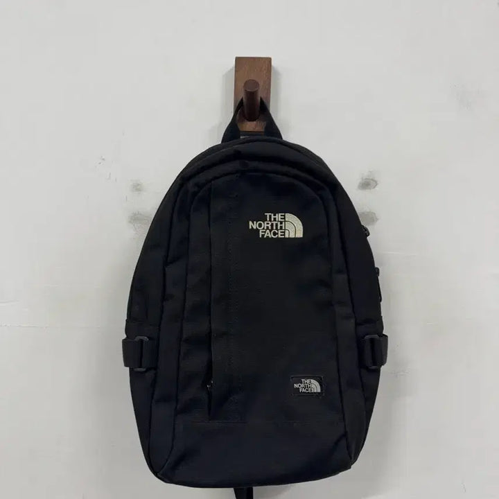 [BUNJANG] The North Face Sling Bag / 노스페이스 슬링백
