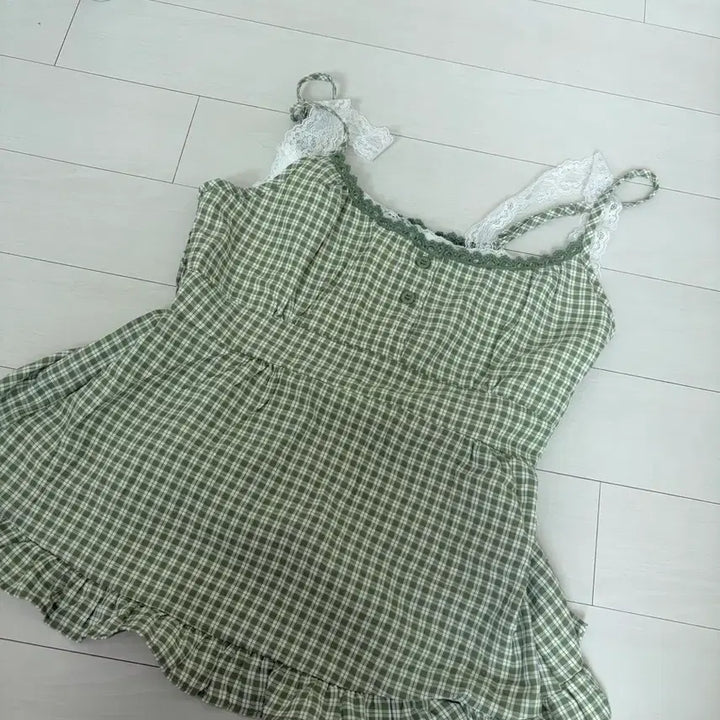 [BUNJANG] Green Plaid Sleeveless Blouse / 체크 나시 블라우스