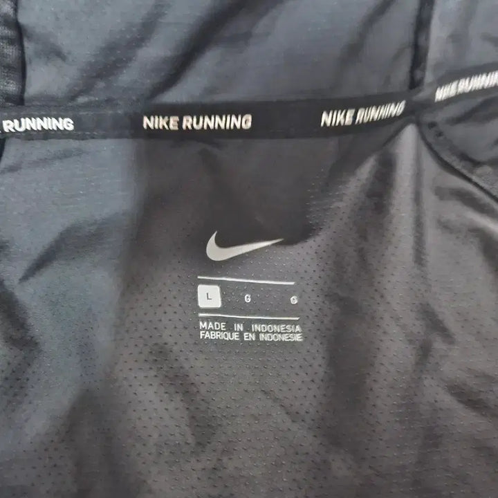 [BUNJANG] Nike Essential Swoosh Running Windbreaker Jacket - Black, Size L / 나이키 에센셜 스우시러닝블랙바람막이 ㅡ L사이즈