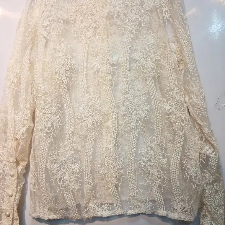 [BUNJANG] Ivory Lace Blouse / 아이보리 레이스 블라우스