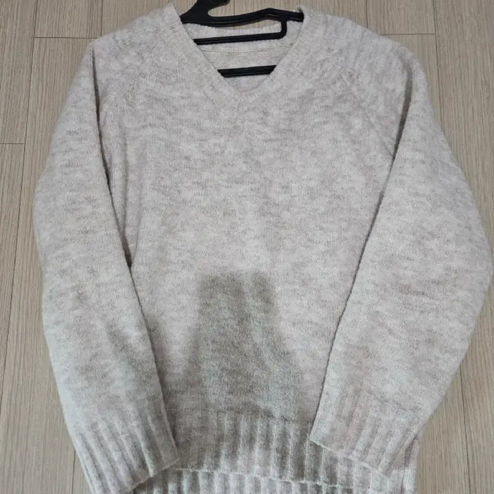 [BUNJANG] Ablley V-Neck Raglan Knit / 에이블리 브이넥 니트