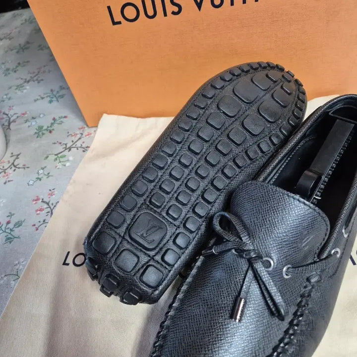 [BUNJANG] Louis Vuitton Black Driving Shoes Loafers / 루이비통 블랙 드라이빙 슈즈 로퍼