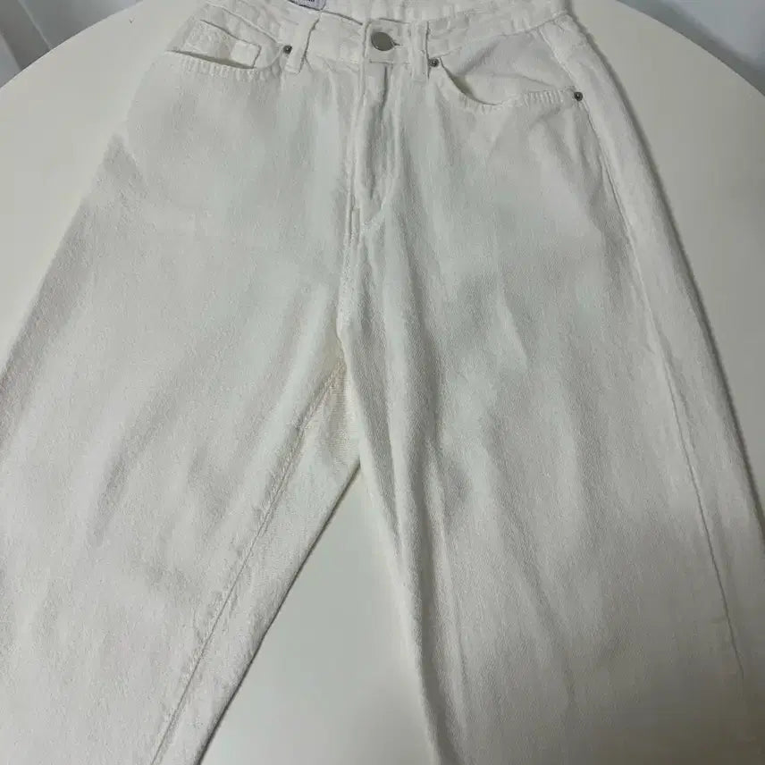 [BUNJANG] Modern Robe Ivory Denim High-Waist Straight Semi-Wide Pants / 모던로브 제작 아이보리 데님 하이웨스트 스트레이트핏 세미와이드