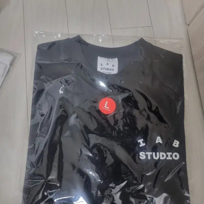[BUNJANG] Iab Studio Logo Short Sleeve T-Shirt XL/L / 새상품 )아이앱 로고 빈팔 Xl L