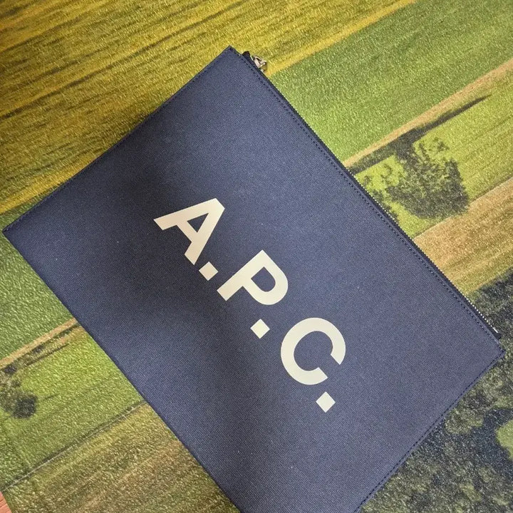 [BUNJANG] A.P.C. Black Logo Clutch Bag / A.P.C 아페쎄 블랙 로고 클러치 백
