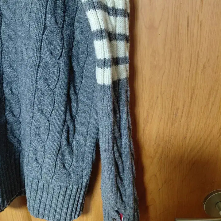 [BUNJANG] Thom Browne Cable Knit Pullover Grey / 톰브라운 꽈배기 니트 풀오버 그레이