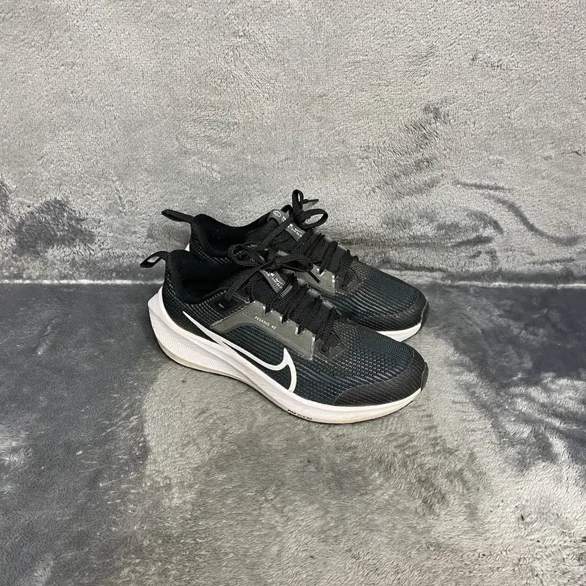 [BUNJANG] Nike Athletic Shoes (235mm) / 나이키 운동화 235