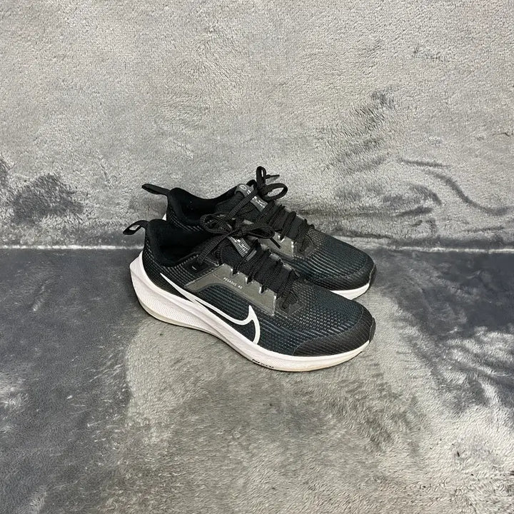 [BUNJANG] Nike Athletic Shoes (235mm) / 나이키 운동화 235
