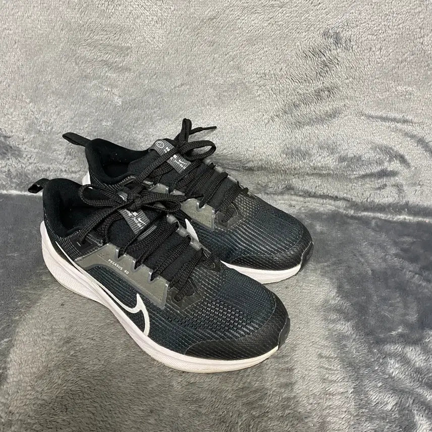 [BUNJANG] Nike Athletic Shoes (235mm) / 나이키 운동화 235