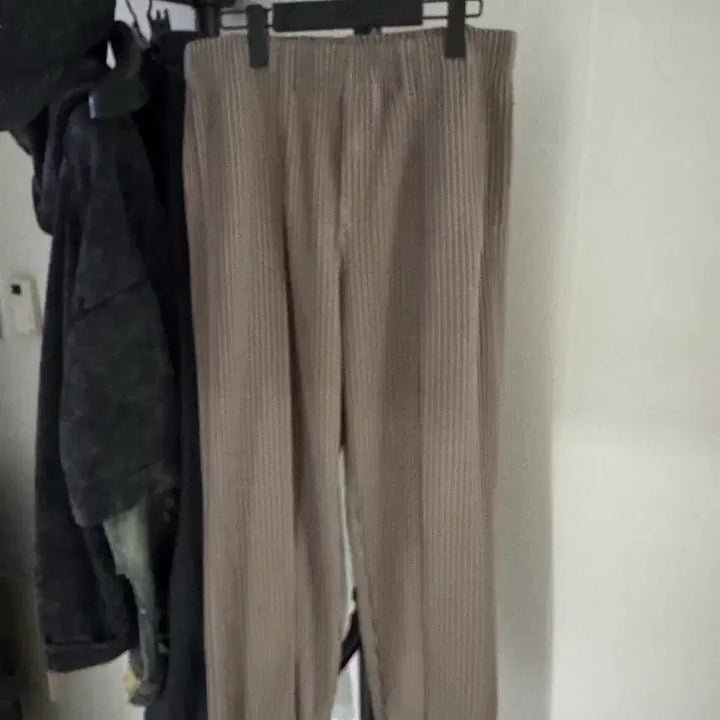 [BUNJANG] Homme Plissé 25FW Tapered Pleats Pants / 옴므플리세 25fw 9월 테이퍼드 플리츠 팬츠