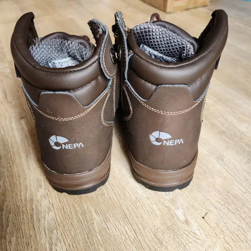 [BUNJANG] Nepa Brown Hiking Boots / 네파 브라운 등산화 부츠