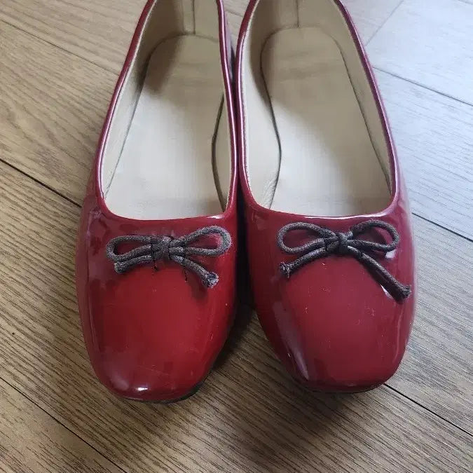 [BUNJANG] Red Enamel Ribbon Ballet Flats - Size 245 / 레드 에나멜 리본 플랫슈즈245