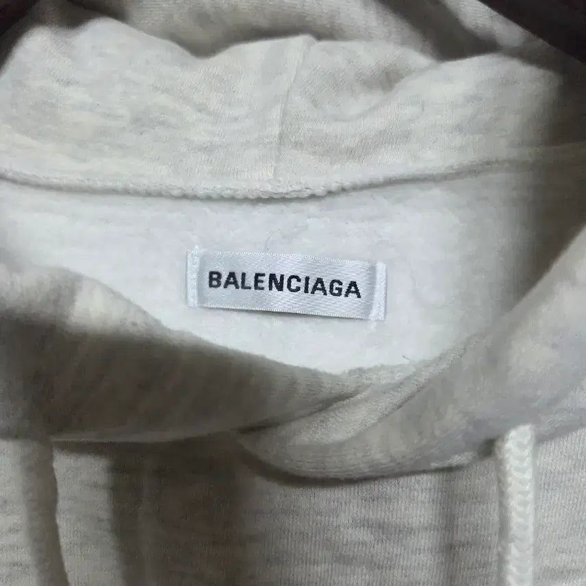 [SOLD OUT] (XL)  발렌시아가 아이보리색 후드티