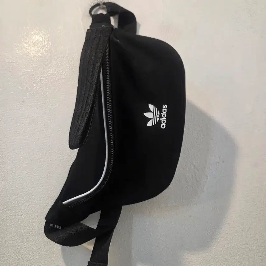 [BUNJANG] Adidas Black Waist Hip Bag / 아디다스 블랙 웨이스트 힙색 가방