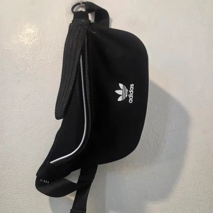 [BUNJANG] Adidas Black Waist Hip Bag / 아디다스 블랙 웨이스트 힙색 가방