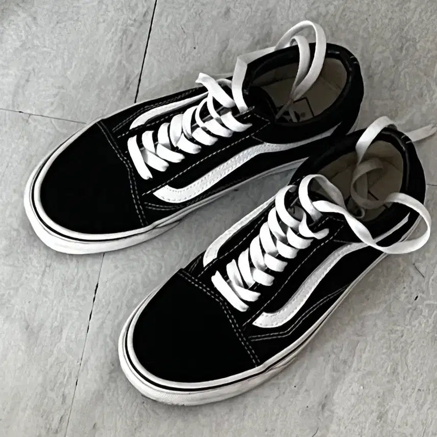 [BUNJANG] Vans Old Skool Black Sneakers / 반스 올드스쿨 블랙 225