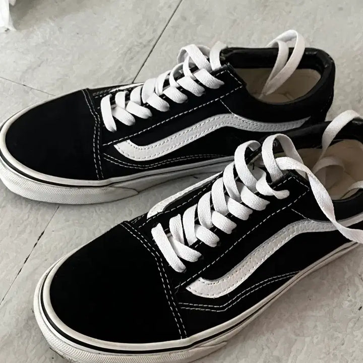 [BUNJANG] Vans Old Skool Black Sneakers / 반스 올드스쿨 블랙 225