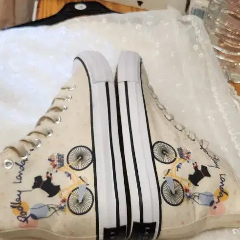 [BUNJANG] Radley London High-Top Sneakers Ivory / Radley London 하이탑 스니커즈 아이보리