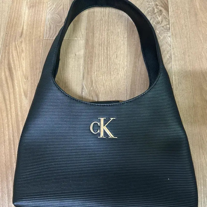 [BUNJANG] Calvin Klein Shoulder Bag / 캘빈클라인 가방