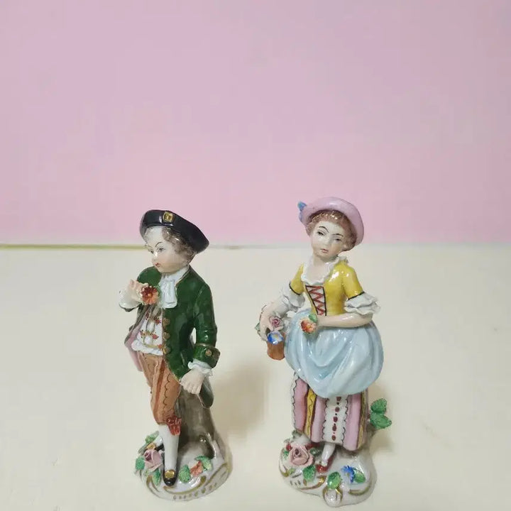 [BUNJANG] Dresden Siecendoref Young Couple Porcelain Figurines / 드레스덴 시첸도르프 영커플