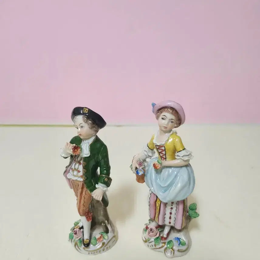 [BUNJANG] Dresden Siecendoref Young Couple Porcelain Figurines / 드레스덴 시첸도르프 영커플