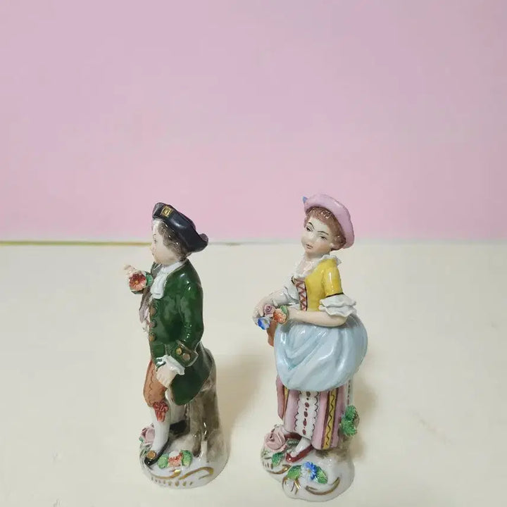 [BUNJANG] Dresden Siecendoref Young Couple Porcelain Figurines / 드레스덴 시첸도르프 영커플