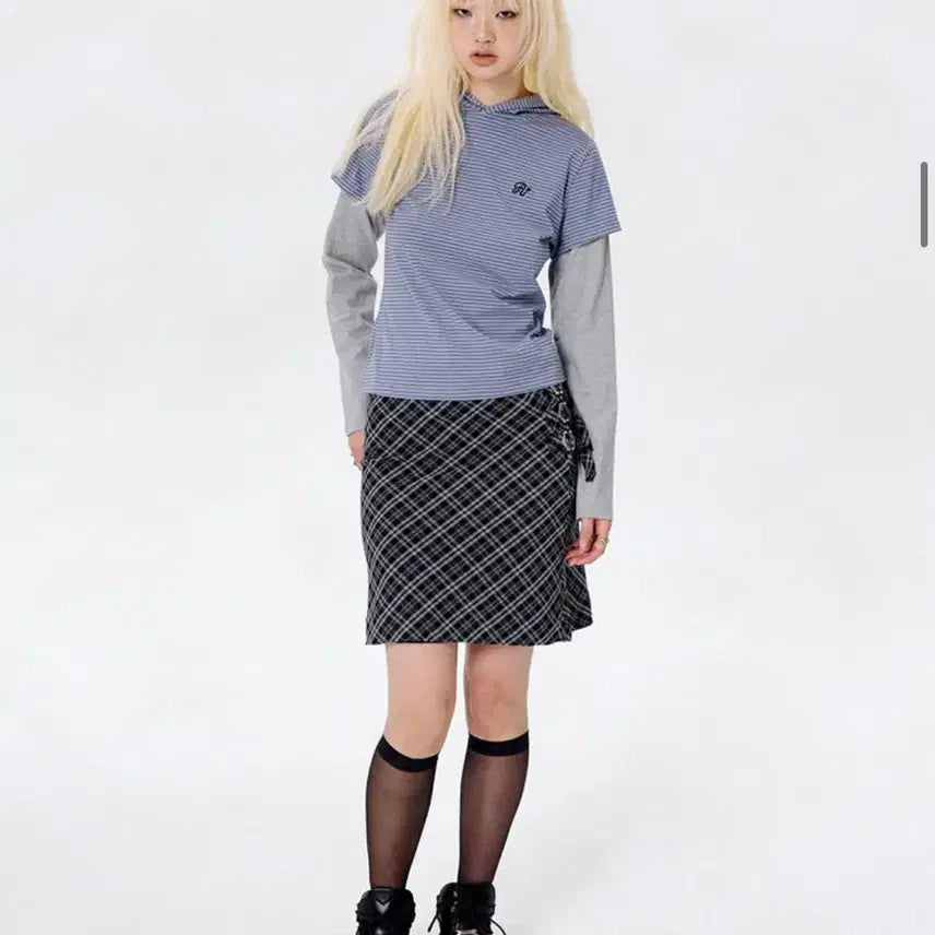 [BUNJANG] Running High Layered Sleeve Stripe Hoodie [Blue] / 러닝하이 레이어드 슬리브 스트라이프 후드 티 [블루]