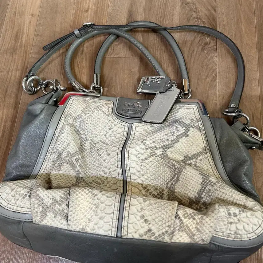 [SOLD OUT] 코치 가방