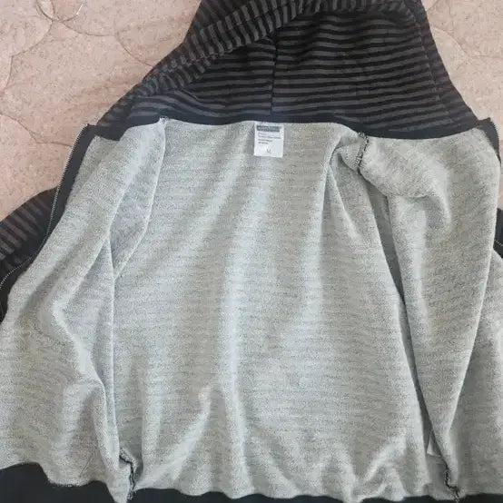 [BUNJANG] UNTITLED SEOUL Striped Zip-Up Hoodie M / 언타이틀 서울 스트라이프 후드집업M